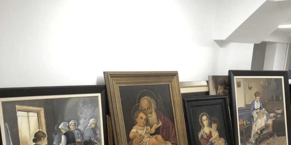 Ποιος είναι ο γνωστός δικηγόρος που συνελήφθη για τους πλαστούς πίνακες – Υπήρξε και καθηγητής στην ΕΛ.ΑΣ.