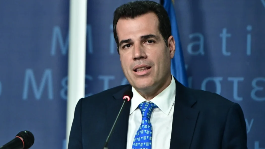 Πλεύρης: Καμία ανοχή στους μαντράχαλους μετανάστες που είναι ενήλικοι και όταν έρχονται στην Ελλάδα δηλώνουν ανήλικοι