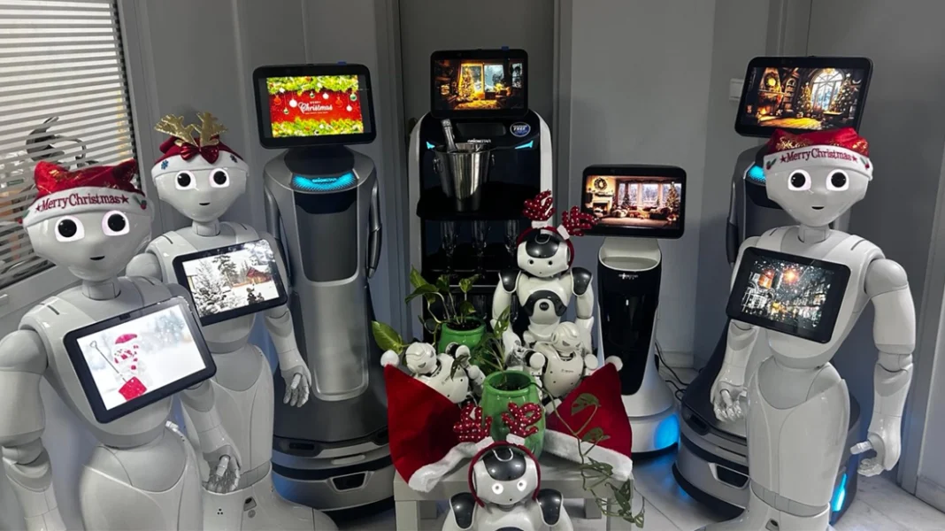 Ρομπότ κάνουν πρόβες για να πουν τα κάλαντα στη Θεσσαλονίκη – Δείτε φωτογραφίες