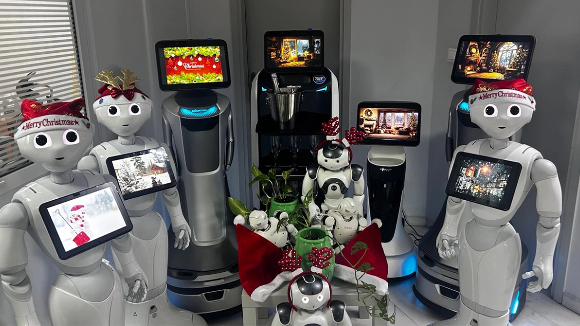 Ρομπότ κάνουν πρόβες για να πουν τα κάλαντα στη Θεσσαλονίκη – Δείτε φωτογραφίες