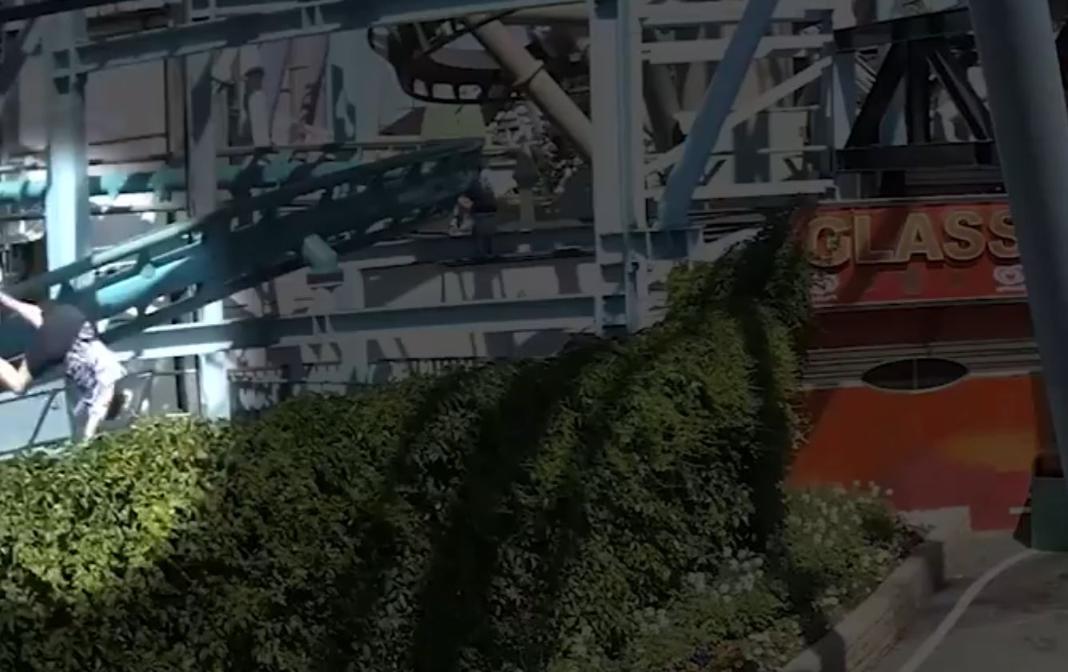 Βίντεο – σοκ: Γυναίκα εκτοξεύεται 6 μέτρα από τρενάκι σε λούνα παρκ της Στοκχόλμης