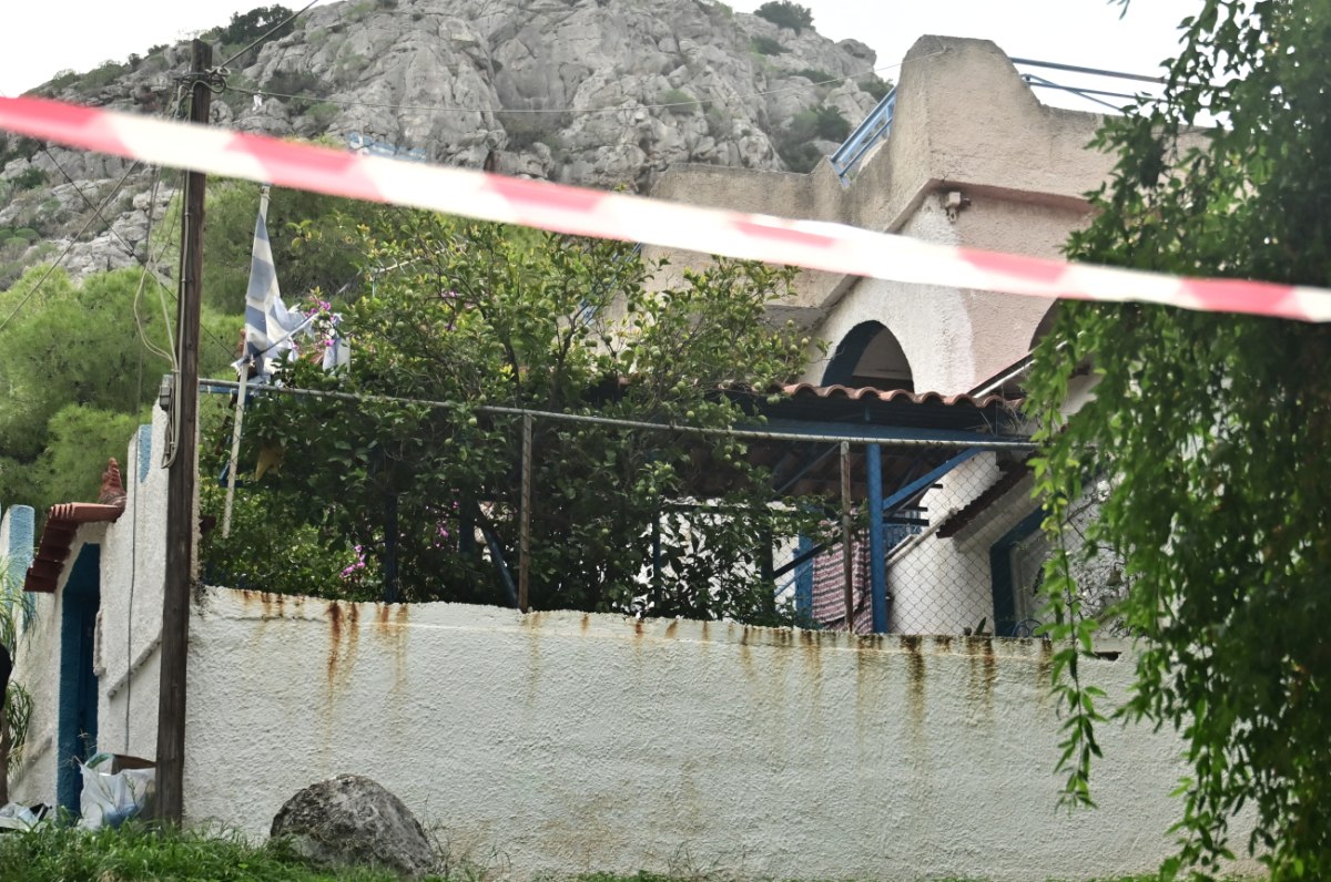 Σε κατάσταση σοκ ο γιος της 75χρονης στη Σαλαμίνα – Η προειδοποίηση της μητέρας του