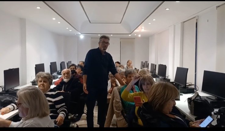 Ηράκλειο: Μεγάλο ενδιαφέρον για το σεμινάριο ψηφιακής εκπαίδευσης για την τρίτη ηλικία