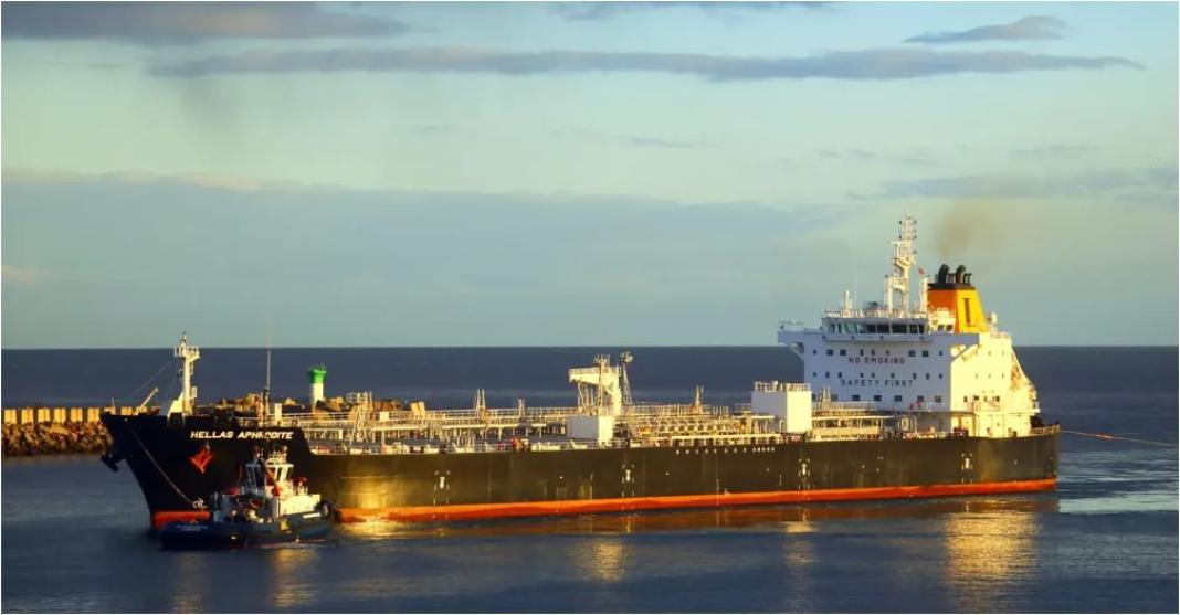 Σομαλία: Πέντε Έλληνες στο πλήρωμα του τάνκερ που κατελήφθη από πειρατές