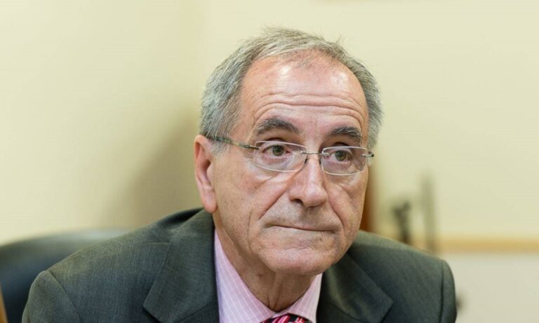 “Αν έχεις όπλο είσαι ήδη με το ένα πόδι στη φυλακή” – Ο Πάνος Σόμπολος μιλά για τις βεντέτες στην Κρήτη