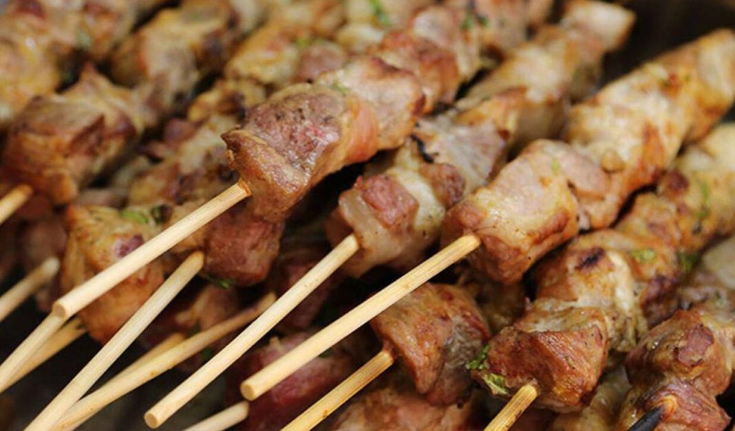 Σουβλάκι: «Φωτιά» παίρνει η τιμή του- Δείτε πόσα χρήματα ξοδεύει μια οικογένεια