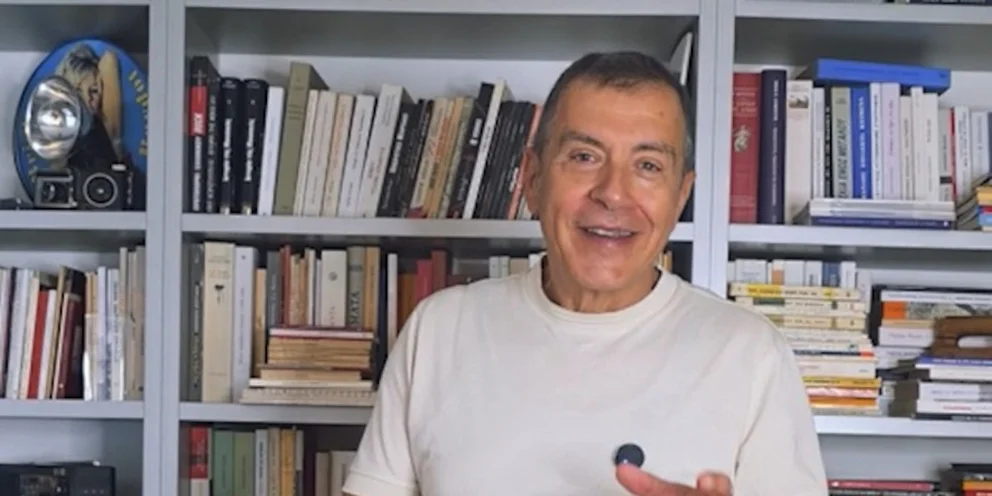 Δώρα από την Κρήτη έστειλαν στον Στ. Θεοδωράκη για την κυκλοφορία του νέου του βιβλίου