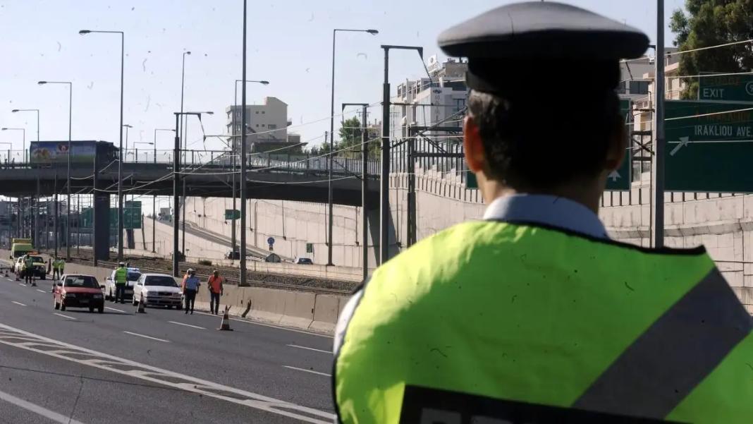 Αττική Οδός: 56χρονος χωρίς δίπλωμα οδηγούσε με όπισθεν στη ΛΕΑ για περισσότερο από 1,5 χιλιόμετρο