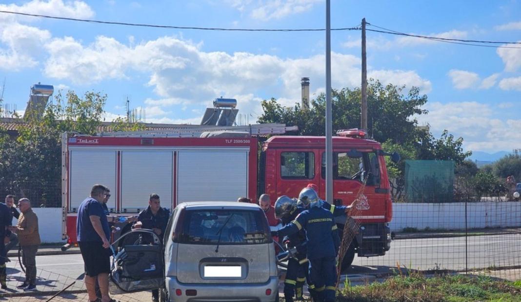 Σφοδρή σύγκρουση αυτοκινήτων στα Χανιά – Στο νοσοκομείο δύο άτομα (Φωτογραφίες)