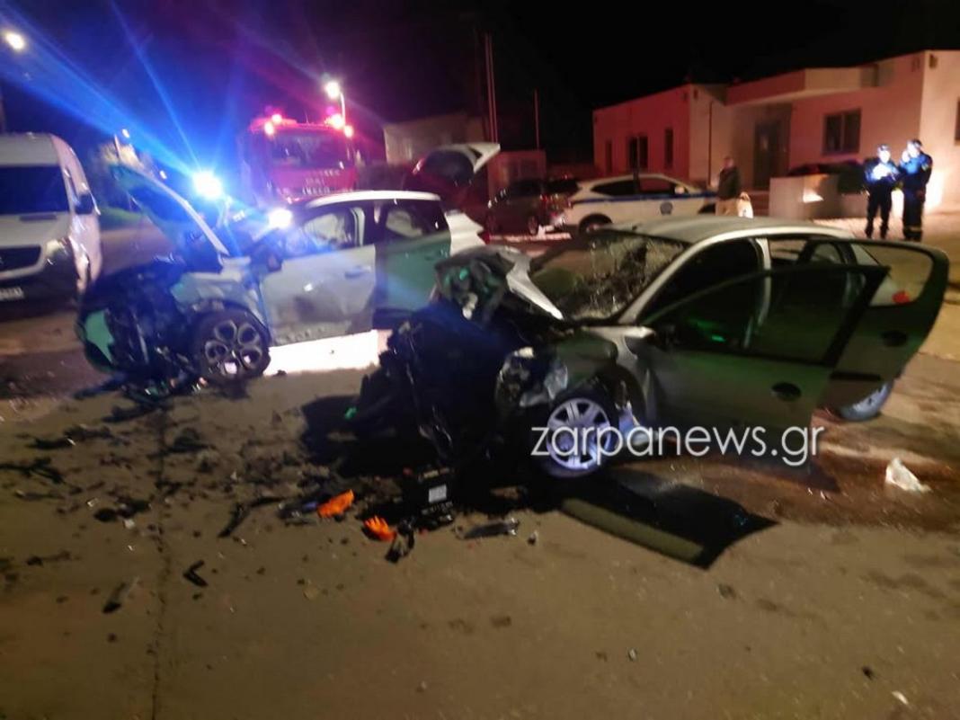 Σοκαριστικό τροχαίο στα Χανιά – “Διαλύθηκαν” τα αυτοκίνητα