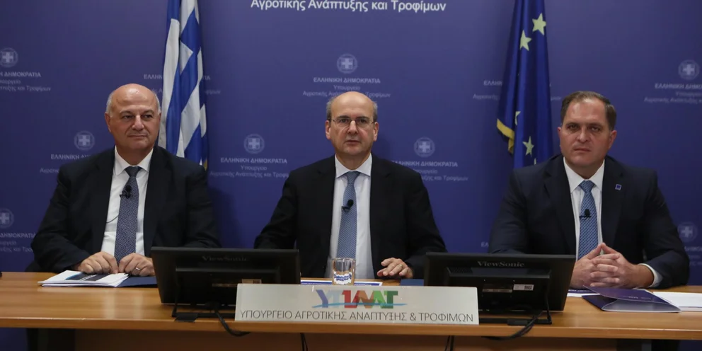 Περισσότερα από 3,7 δισ. ευρώ μέχρι τέλος του 2025 στους παραγωγούς -Την Παρασκευή η προκαταβολή της βασικής ενίσχυσης