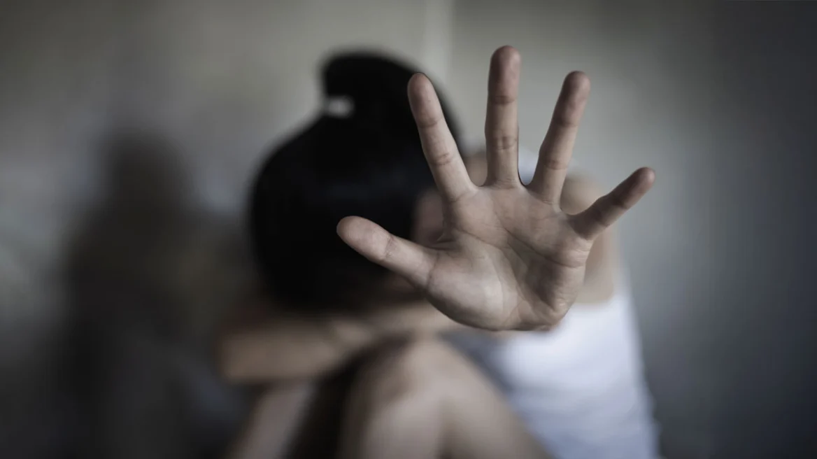 13χρονη στη Θεσσαλονίκη κατήγγειλε τους γονείς της για ξυλοδαρμό