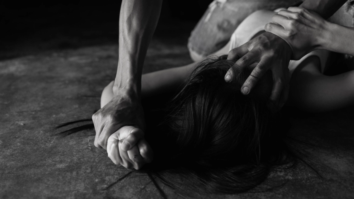 Πύργος: Συνελήφθησαν ένας 16χρονος και ένας 17χρονος για απόπειρα βιασμού ανήλικης