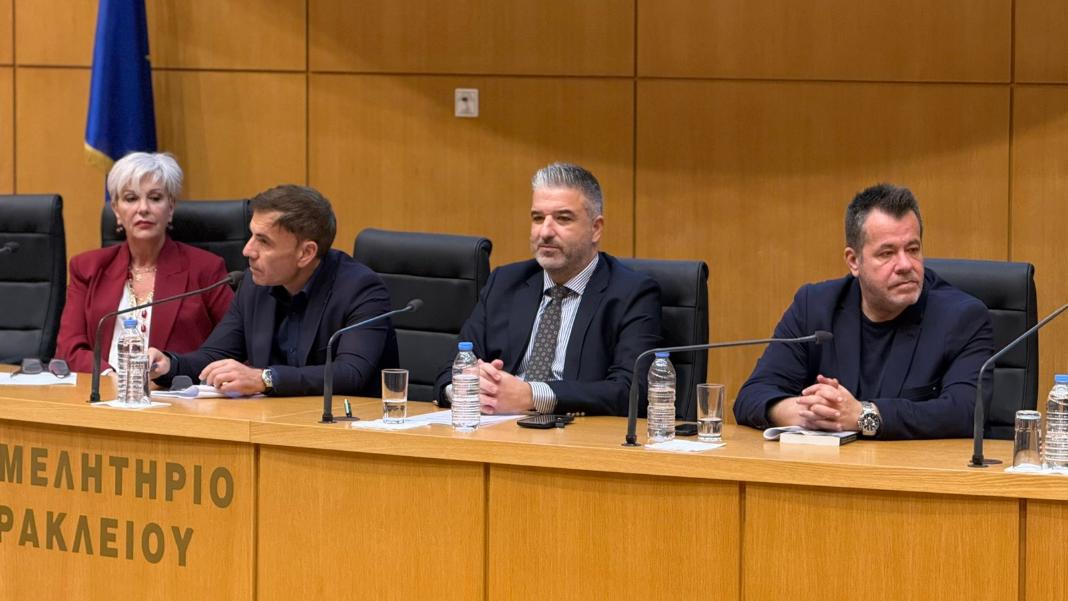 Πλήθος κόσμου στην παρουσίαση βιβλίου του Γαβριήλ Κουρή – Φωτογραφίες