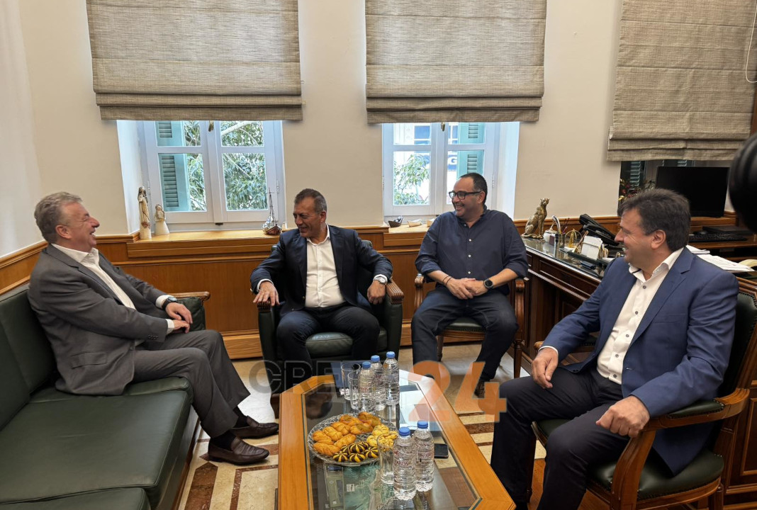 Στο Ηράκλειο ο Γιάννης Βρούτσης – Συνάντηση με Αρναουτάκη