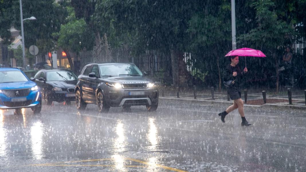 Καιρός: Ξεκινά νέος κύκλος ισχυρός καταιγίδων από το απόγευμα και για 40 ώρες – Ποιες περιοχές θα επηρεαστούν