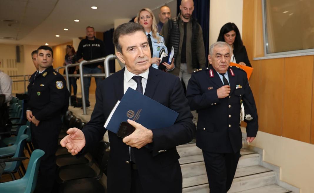 Μιχάλης Χρυσοχοΐδης: Οι ανακοινώσεις, η οπλοκατοχή και οι «έρευνες σε οικογένειες» – Βίντεο