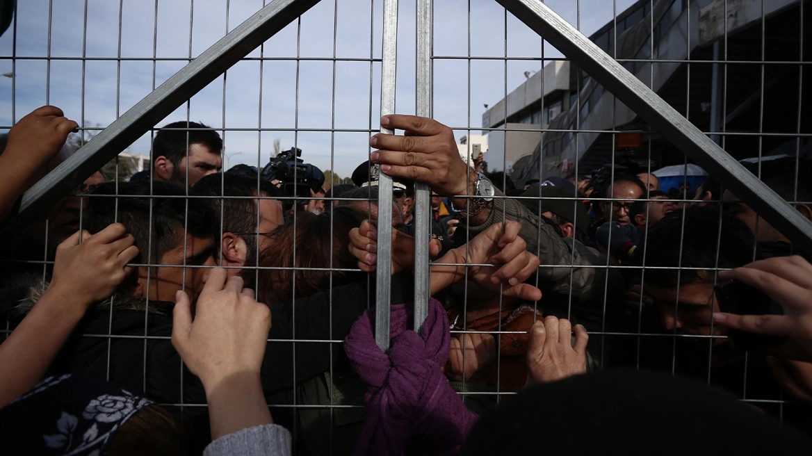 Εξέγερση σε δομή μεταναστών στις Σέρρες