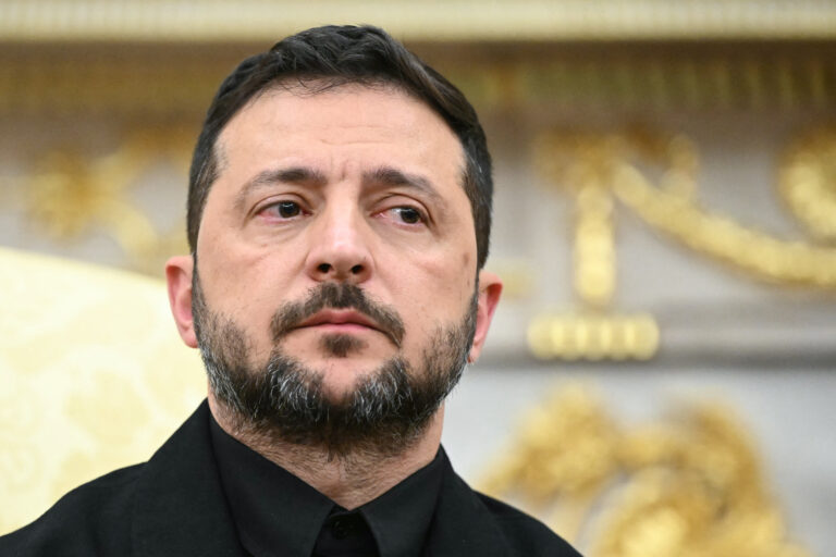 Ο Ζελένσκι λέει ότι αγνοείται η τύχη 22 ανθρώπων στο σημείο της ρωσικής επίθεσης στην Τερνοπίλ