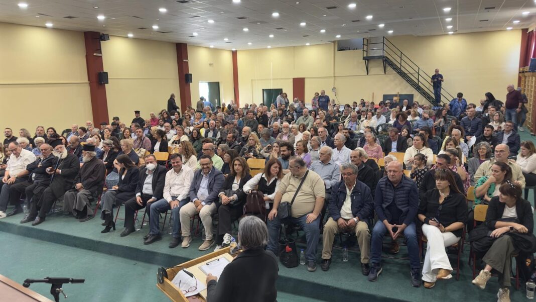 Πλήθος κόσμου στην παρουσίαση της ταυτότητας του Μνημείου στο λόφο της Παπούρας στο Καστέλλι