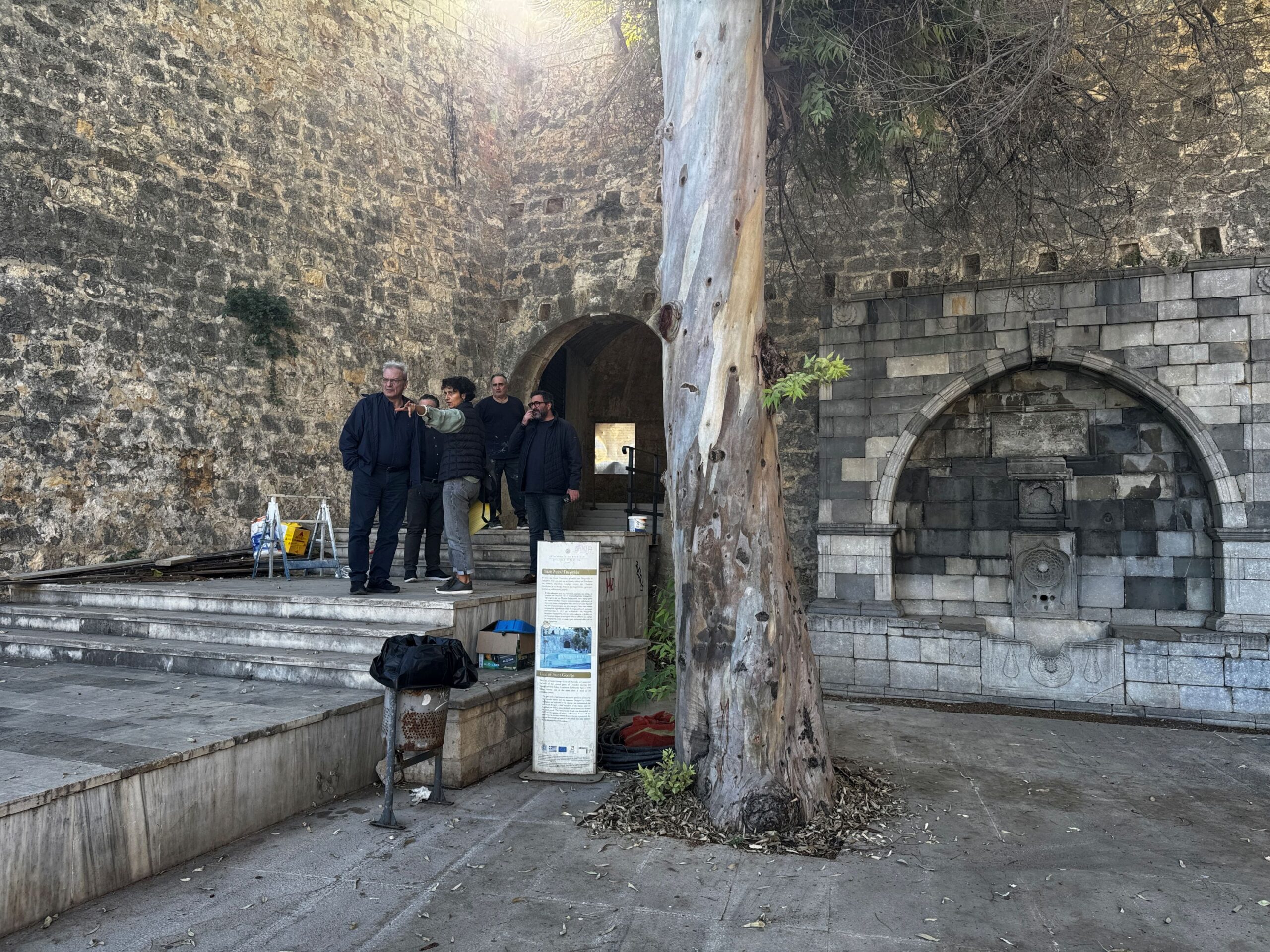 Σε εξέλιξη οι εργασίες αποκατάστασης της πύλης Αγίου Γεωργίου στην πλατείας Ελευθερίας