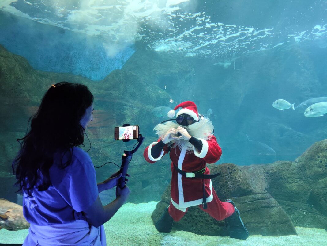 O Άγιος Βασίλης φόρεσε μάσκα και αναπνευστήρα, έστειλε ευχές στα παιδιά που νοσηλεύονται στα νοσοκομεία της Κρήτης