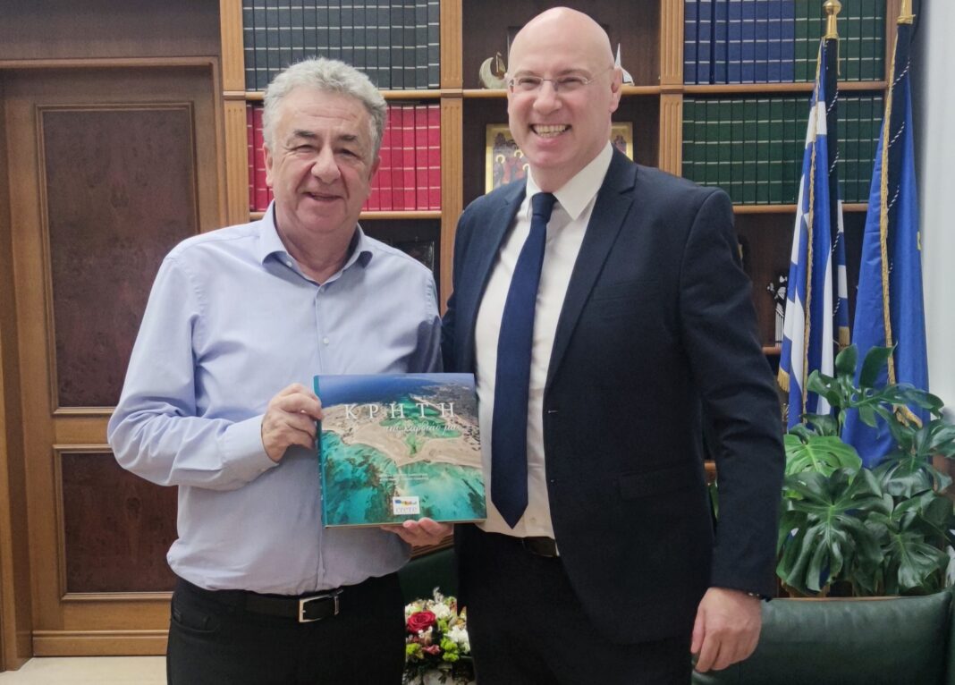 Συνάντηση του Περιφερειάρχη Κρήτης με τον Διευθυντή του Εθνικού Κέντρου Τεκμηρίωσης