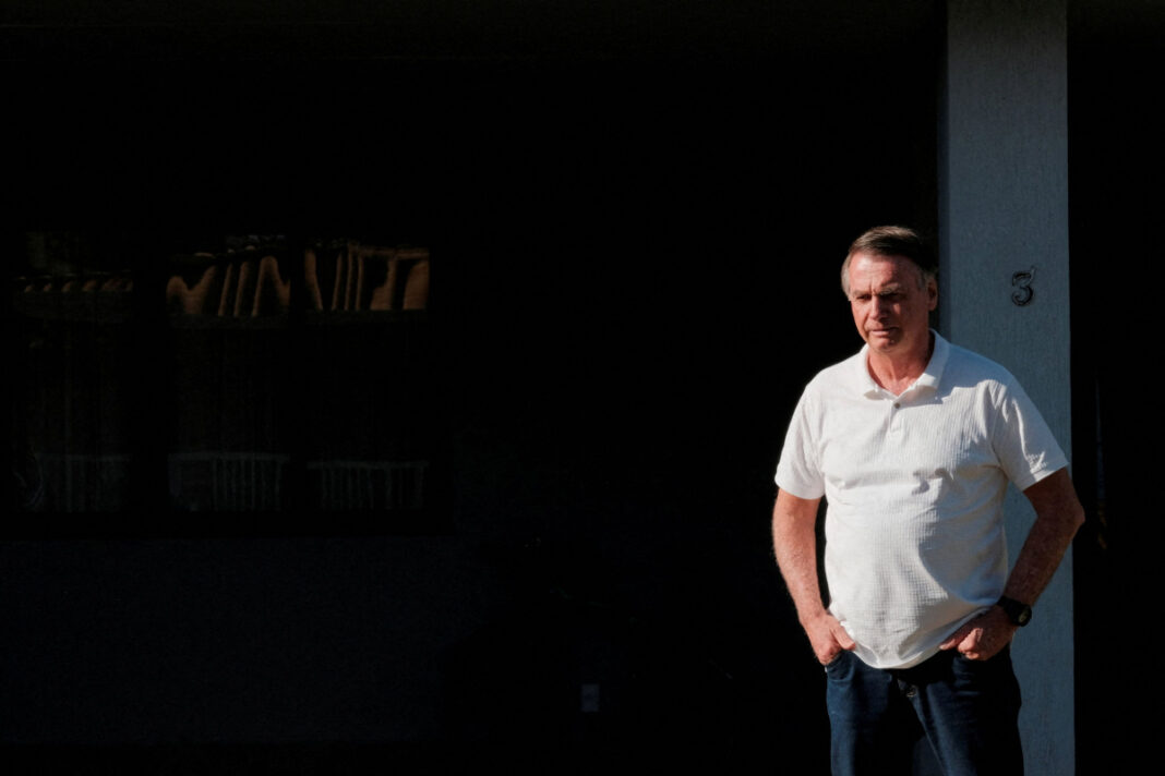 Βραζιλία: Προσωρινή αποφυλάκιση για τον Μπολσονάρου – Μεταφέρεται σε νοσοκομείο