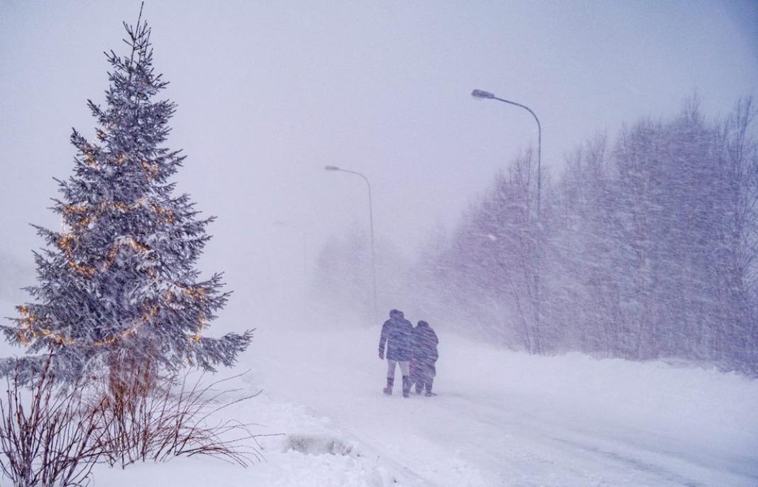 Σουηδία-Φινλανδία: Δύο νεκροί από την καταιγίδα Γιοχάνες – Χιλιάδες νοικοκυριά χωρίς ρεύμα