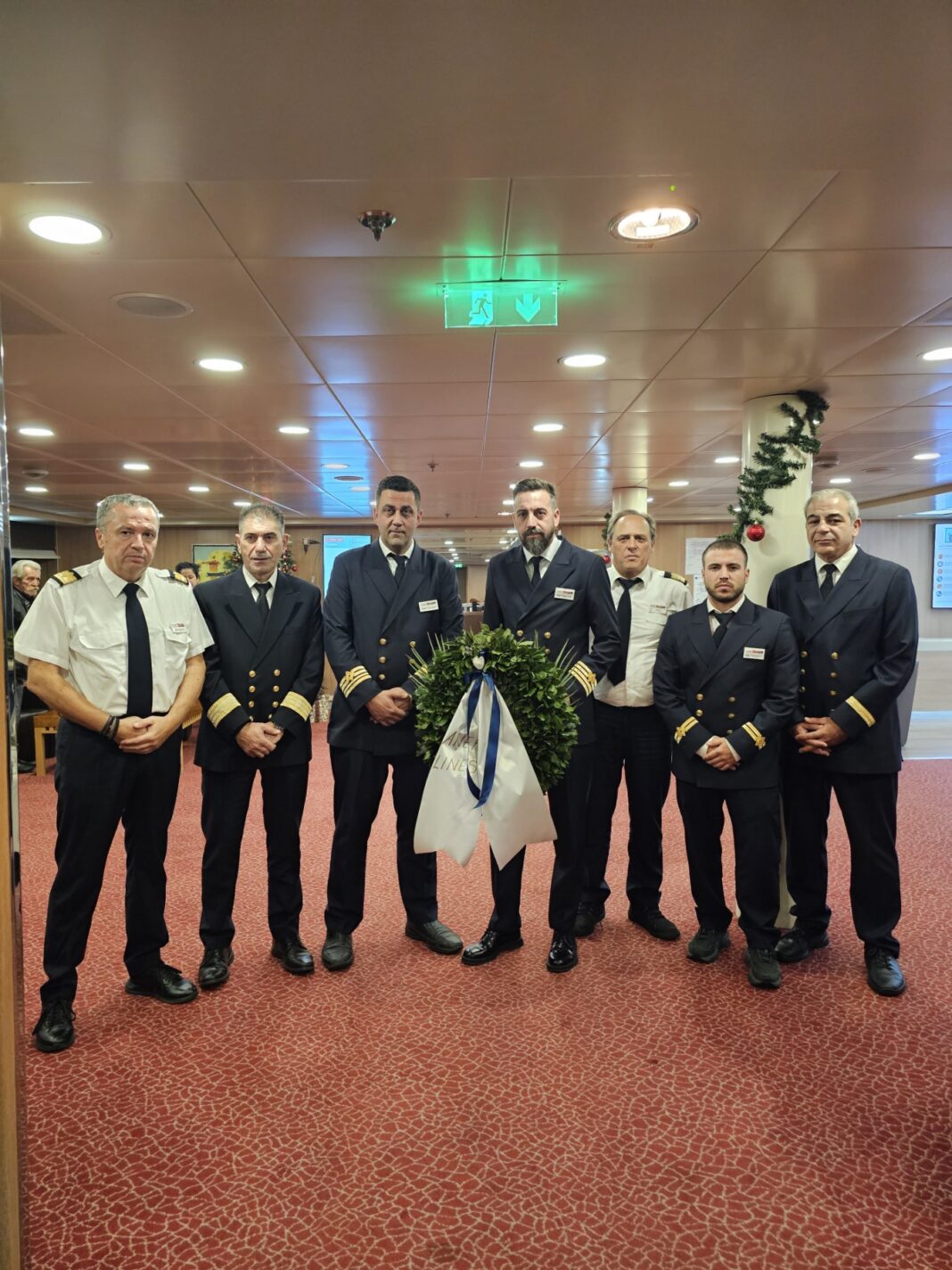 Ένα στεφάνι “φόρος τιμής” στους ανθρώπους που χάθηκαν με το «Ηράκλειον» – Bίντεο