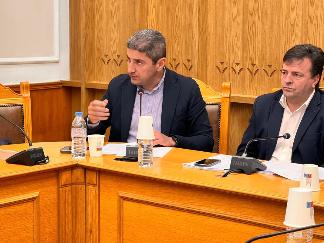 Παρέμβαση Λευτέρη Αυγενάκη για την προστασία της βιωσιμότητας των ταξί