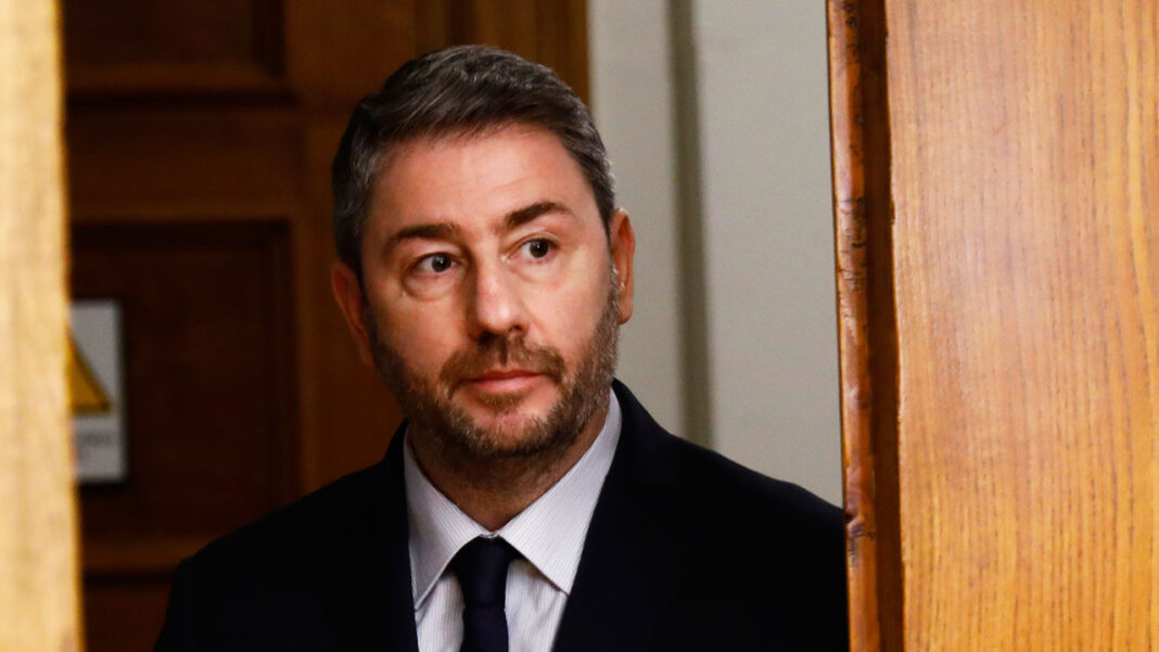 Επίθεση Ανδρουλάκη στην Κυβέρνηση για κυκλοφοριακό και ΜΜΜ — Έρχονται βελτιώσεις, λέει ο Κυρανάκης