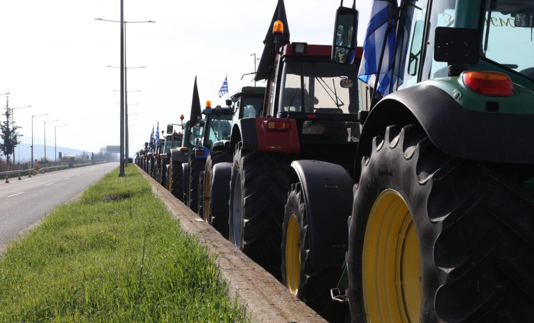 Αγρότες: Κλείνουν τις σήραγγες των Τεμπών – Ανοίγουν την Τρίτη οι δρόμοι για τα Ι.Χ.