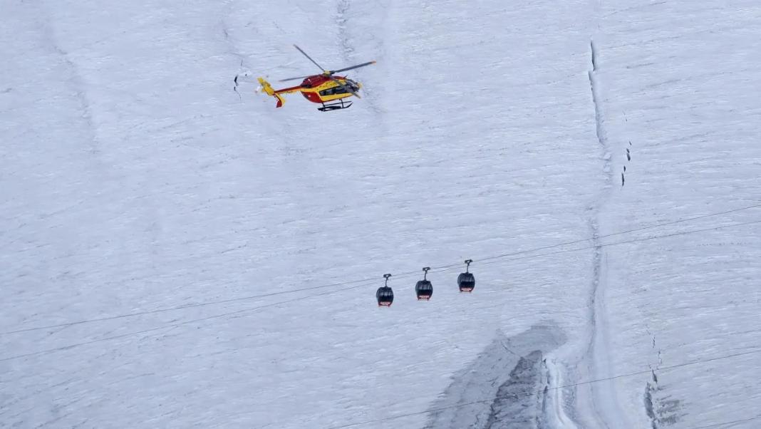 Ατύχημα με τελεφερίκ στην Ιταλία: Τέσσερις τραυματίες – Εγκλωβίστηκαν 100 επιβάτες στα 2.800 μέτρα