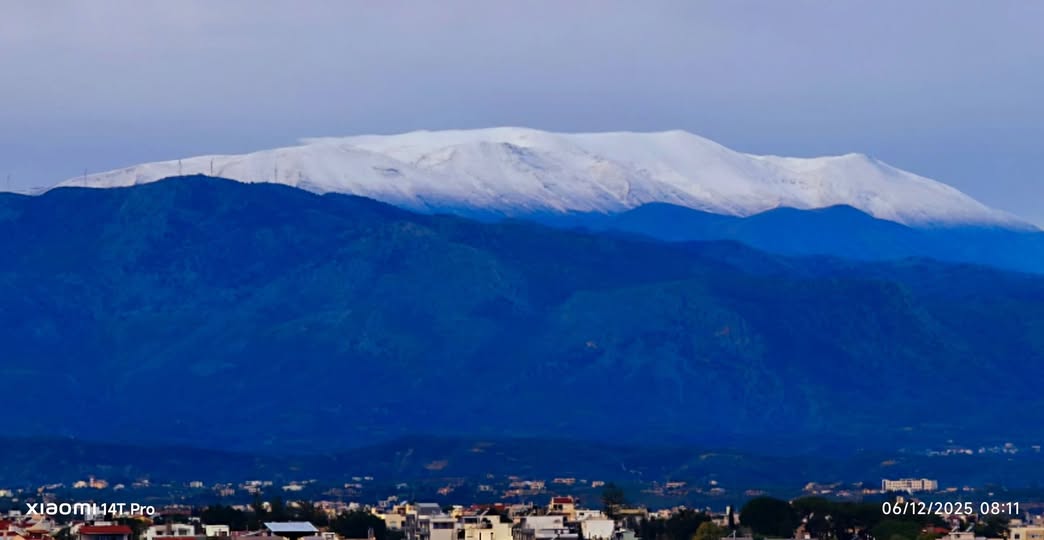 «Άσπρισε» ο Ψηλορείτης – Χιόνια και στα λασιθιώτικα βουνά