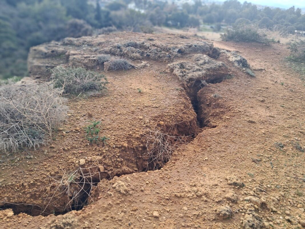 Προσοχή: Σοβαρή ρηγμάτωση!