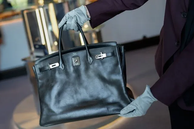 Ακόμα μια τσάντα Birkin δημοπρατήθηκε για αστρονομικό ποσό