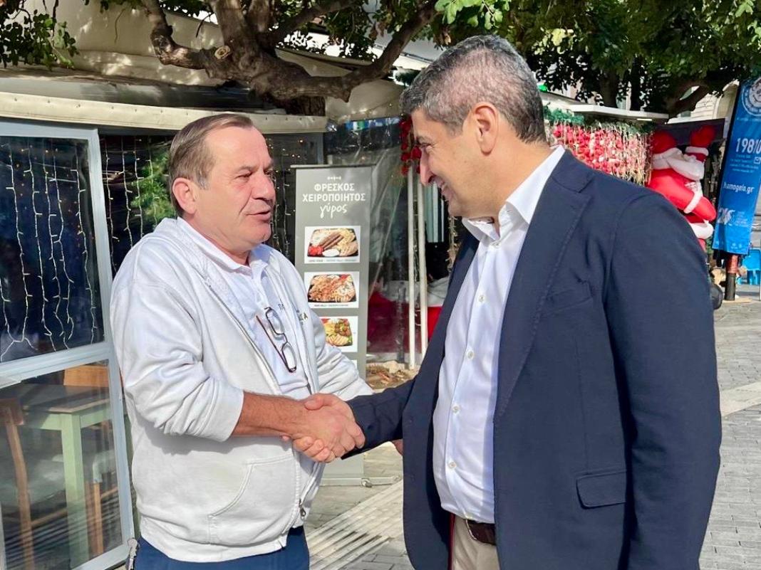 Λευτέρης Αυγενάκης: Ευχές από το στολισμένο Ηράκλειο