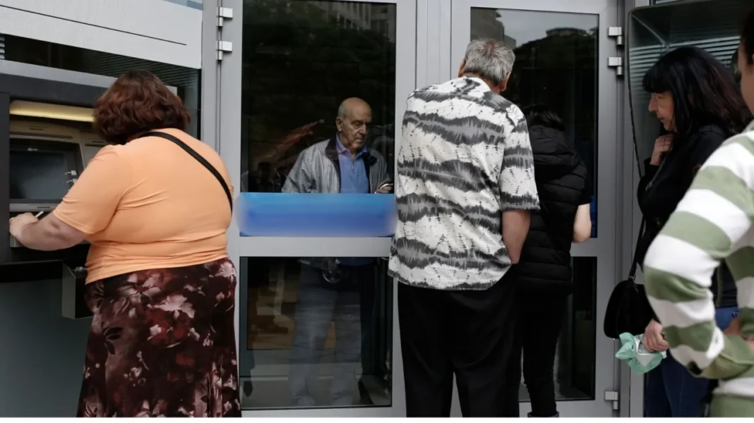 Συντάξεις Ιανουαρίου και «χάρτης» πληρωμών: Ποιοι πάνε ταμείο νωρίτερα από τις 19 Δεκεμβρίου