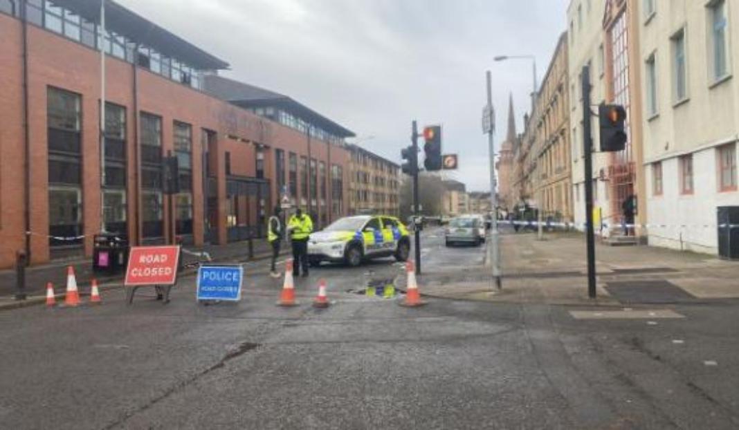 Γλασκώβη: Ένας νεκρός και τρεις στο νοσοκομείο μετά από ταραχές στους δρόμους της πόλης