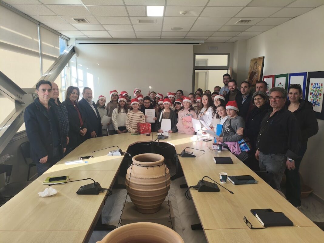 Έψαλαν τα κάλαντα των Χριστουγέννων στο Δήμαρχο Μινώα Πεδιάδας