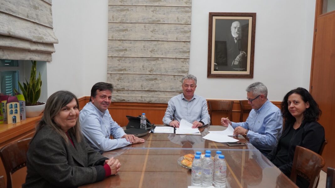 Υπογράφηκε η προγραμματική σύμβαση για τη μελέτη του νέου Κέντρου Υγείας Μοιρών