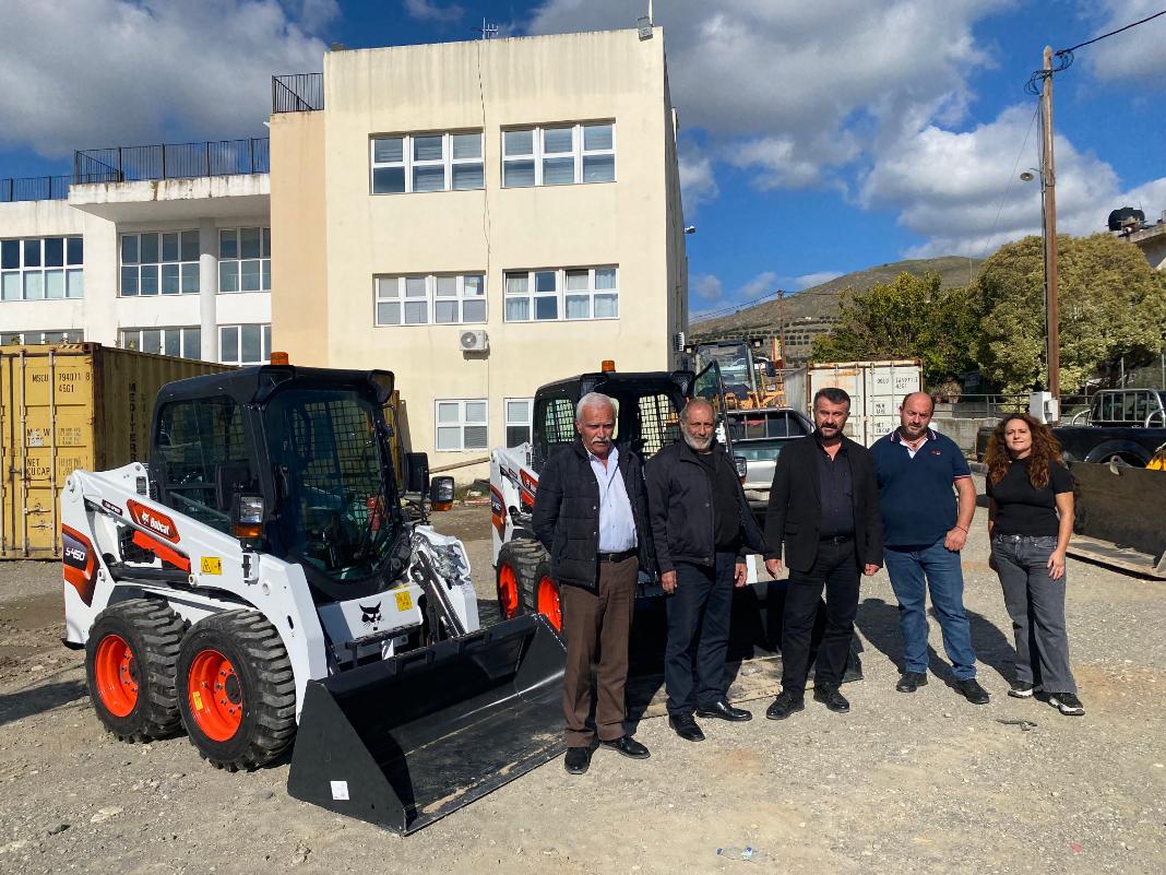 Με δύο νέα μηχανήματα έργου ενισχύθηκε ο στόλος οχημάτων του Δήμου Γόρτυνας