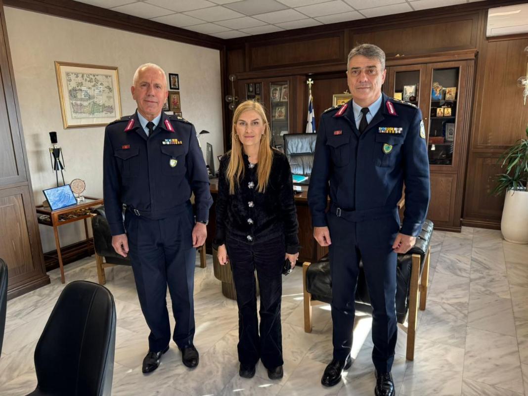 Επισκέψεις της Σέβης Βολουδάκη σε υπηρεσίες πρώτης γραμμής στα Χανιά