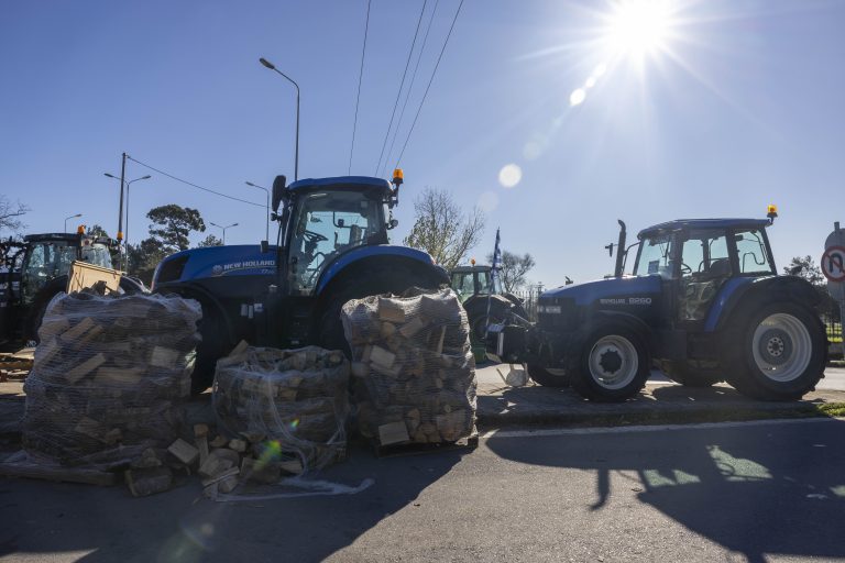 Αποφασισμένοι για Πρωτοχρονιά στους δρόμους οι αγρότες