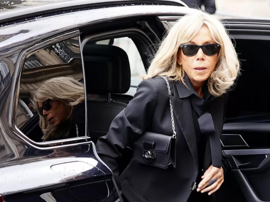 Σάλος στη Γαλλία για το «βρωμιάρες σκύλες» της Μπριζίτ Μακρόν κατά ακτιβιστριών – Βίντεο