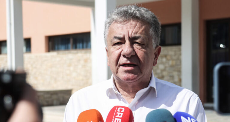 Αρναουτάκης για μεταναστευτικό: «Πρέπει να βρεθεί χώρος φιλοξενίας στο Ηράκλειο που να πληροί τις προϋποθέσεις»