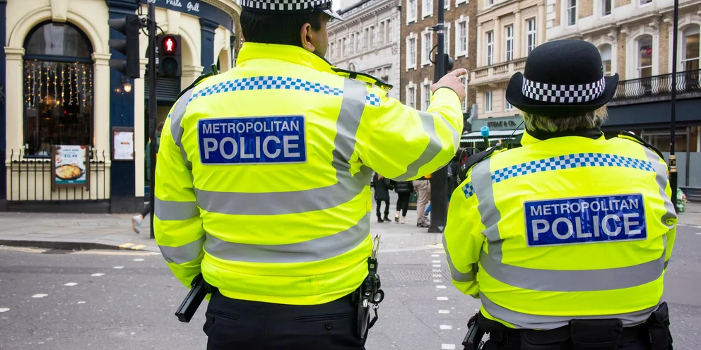 Σοκ στη Βρετανία: Άνδρας κατηγορείται για 56 σεξουαλικά αδικήματα κατά της πρώην συζύγου του