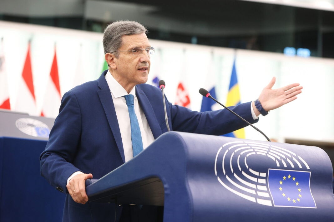 Γιώργος Αυτιάς: Ζητά πρόσθετη οικονομική υποστήριξη για την Κρήτη λόγω μεταναστευτικού