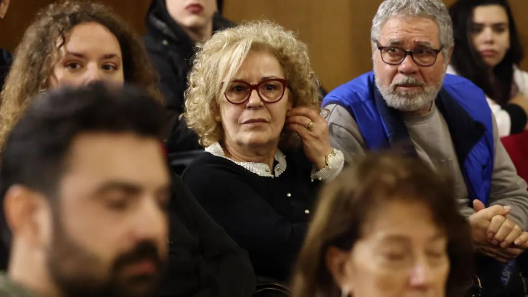 Δίκη Χρυσής Αυγής: Την ενοχή των 42 κατηγορουμένων πρότεινε η εισαγγελέας – Τι είπε για Μιχαλολιάκο